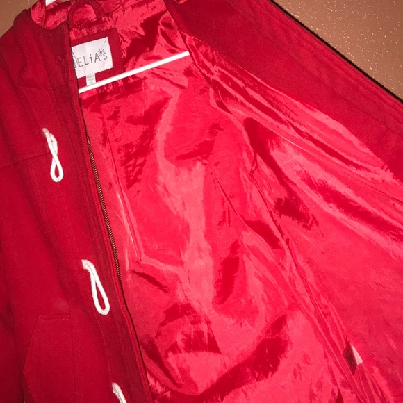 Red coat - Picture 5 of 5